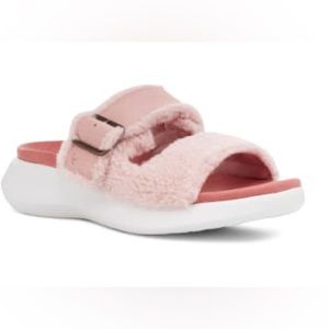 KOOLABURRA by UGG women’s PASEA SLIDE Plush faux-shearling with classic footbed